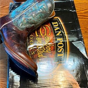 Dan Post square toe boots. 10.5D.